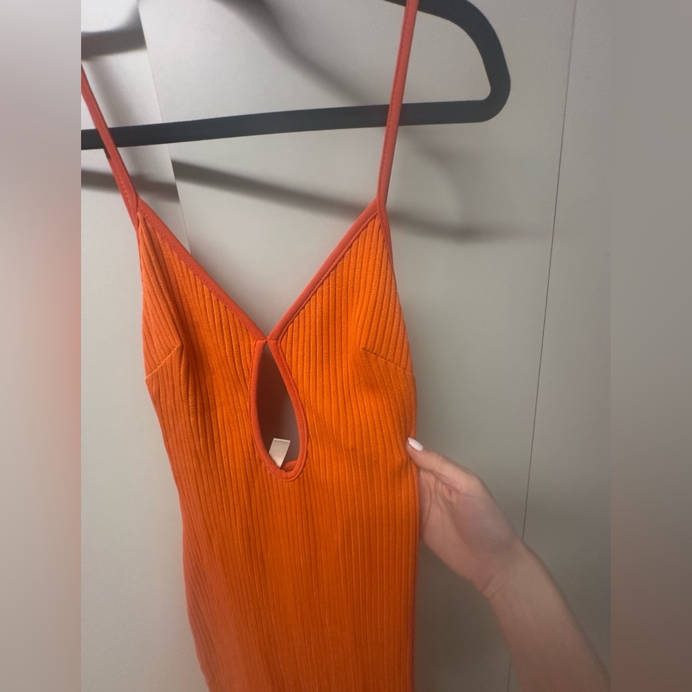 Bec + Bridge Ula MIDI dress in Chili - Picture 6 of 9